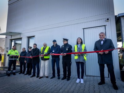 Letečtí záchranáři mají v Praze po desítkách let novou moderní základnu